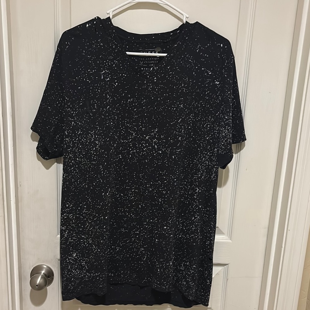 Guess Paint-Speckled, Pre-Ripped Black Short Sleeve Tee (Sz: XL)